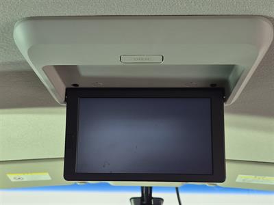 2015 Nissan Serena - Thumbnail