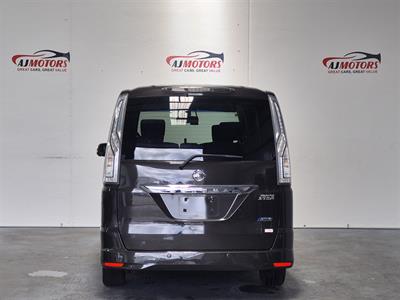 2015 Nissan Serena - Thumbnail