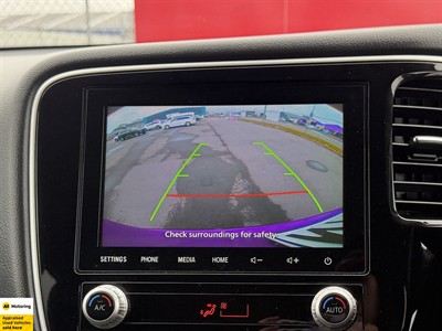 2021 Mitsubishi Outlander - Thumbnail