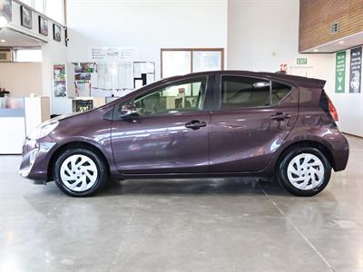 2016 Toyota Aqua - Thumbnail