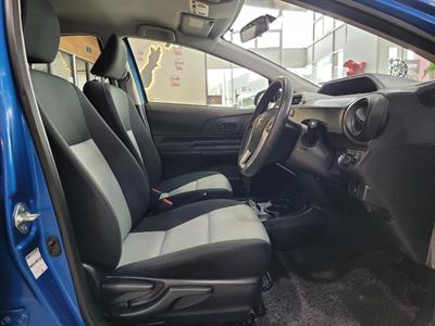 2014 Toyota Aqua - Thumbnail