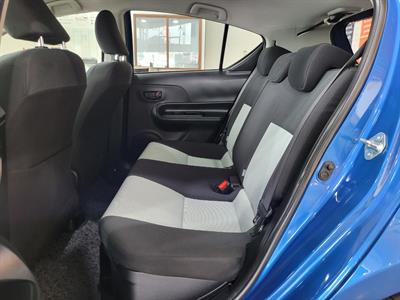 2014 Toyota Aqua - Thumbnail