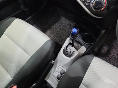 2014 Toyota Aqua - Thumbnail