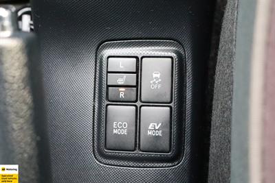 2015 Toyota Aqua - Thumbnail