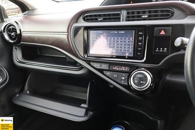 2015 Toyota Aqua - Thumbnail