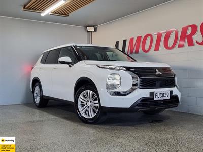 2023 Mitsubishi Outlander - Thumbnail