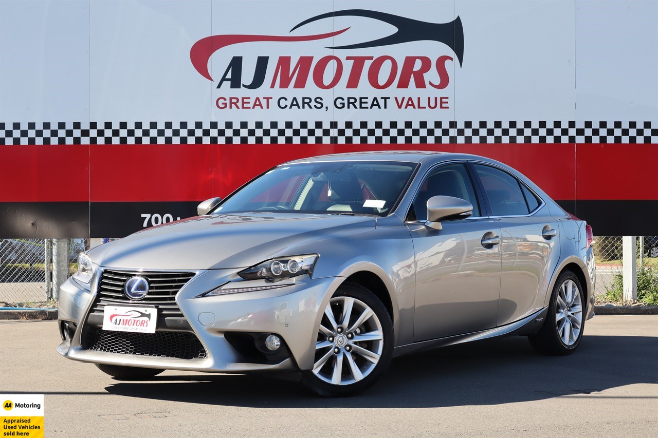 2013 Lexus IS 300h
