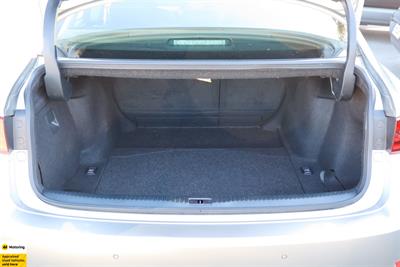 2013 Lexus IS 300h - Thumbnail