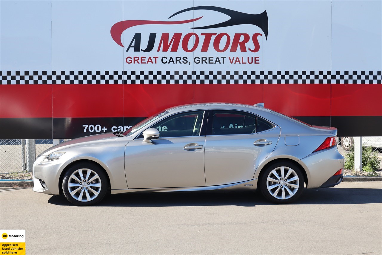 2013 Lexus IS 300h