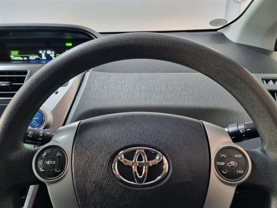 2012 Toyota Prius - Thumbnail