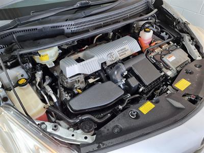2012 Toyota Prius - Thumbnail
