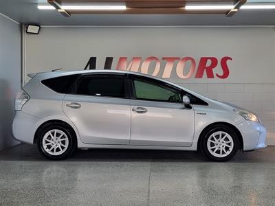 2012 Toyota Prius - Thumbnail