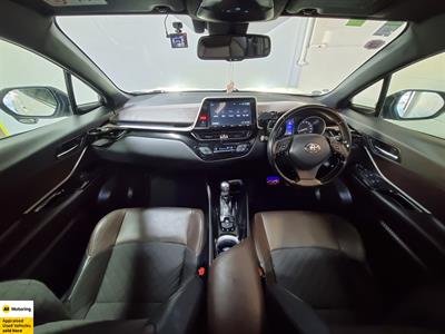 2017 Toyota C-HR - Thumbnail