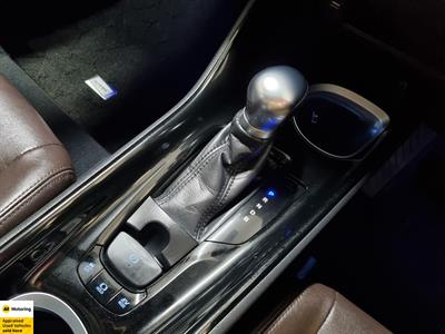 2017 Toyota C-HR - Thumbnail