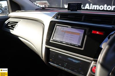 2016 Honda Grace - Thumbnail