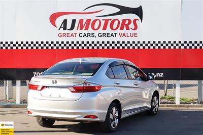 2016 Honda Grace - Thumbnail