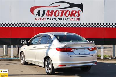 2016 Honda Grace - Thumbnail