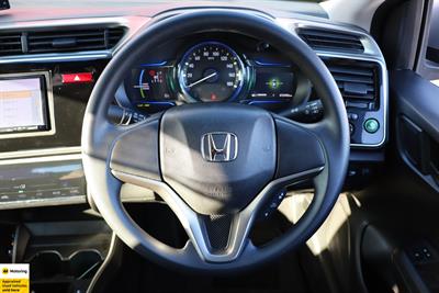 2016 Honda Grace - Thumbnail