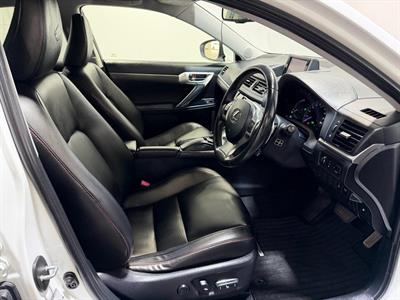 2013 Lexus CT 200h - Thumbnail