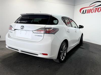 2013 Lexus CT 200h - Thumbnail