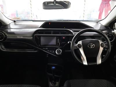 2015 Toyota Aqua - Thumbnail