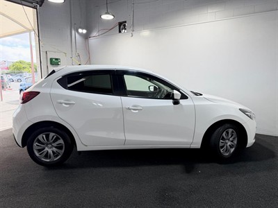 2016 Mazda Demio - Thumbnail