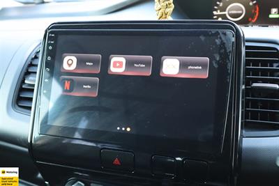 2016 Nissan Serena - Thumbnail