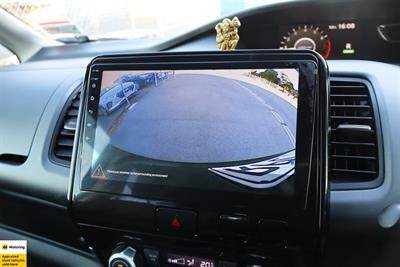 2016 Nissan Serena - Thumbnail