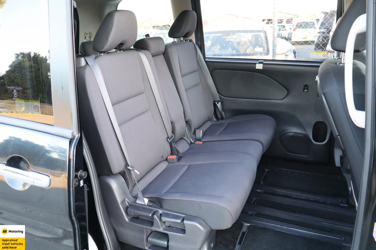2016 Nissan Serena