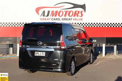 2016 Nissan Serena - Thumbnail