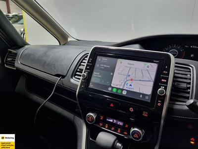 2017 Nissan Serena - Thumbnail