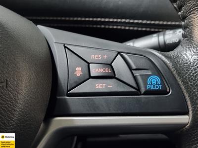 2017 Nissan Serena - Thumbnail