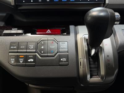 2014 Honda STEPWAGON - Thumbnail
