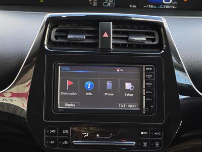 2016 Toyota Prius - Thumbnail