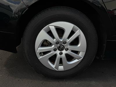 2016 Toyota Prius - Thumbnail