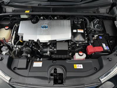 2016 Toyota Prius - Thumbnail