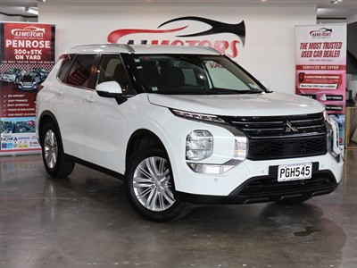 2022 Mitsubishi Outlander - Thumbnail