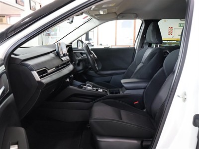 2022 Mitsubishi Outlander - Thumbnail