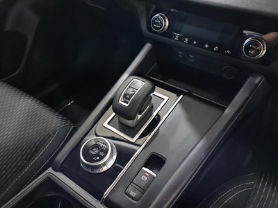 2022 Mitsubishi Outlander - Thumbnail