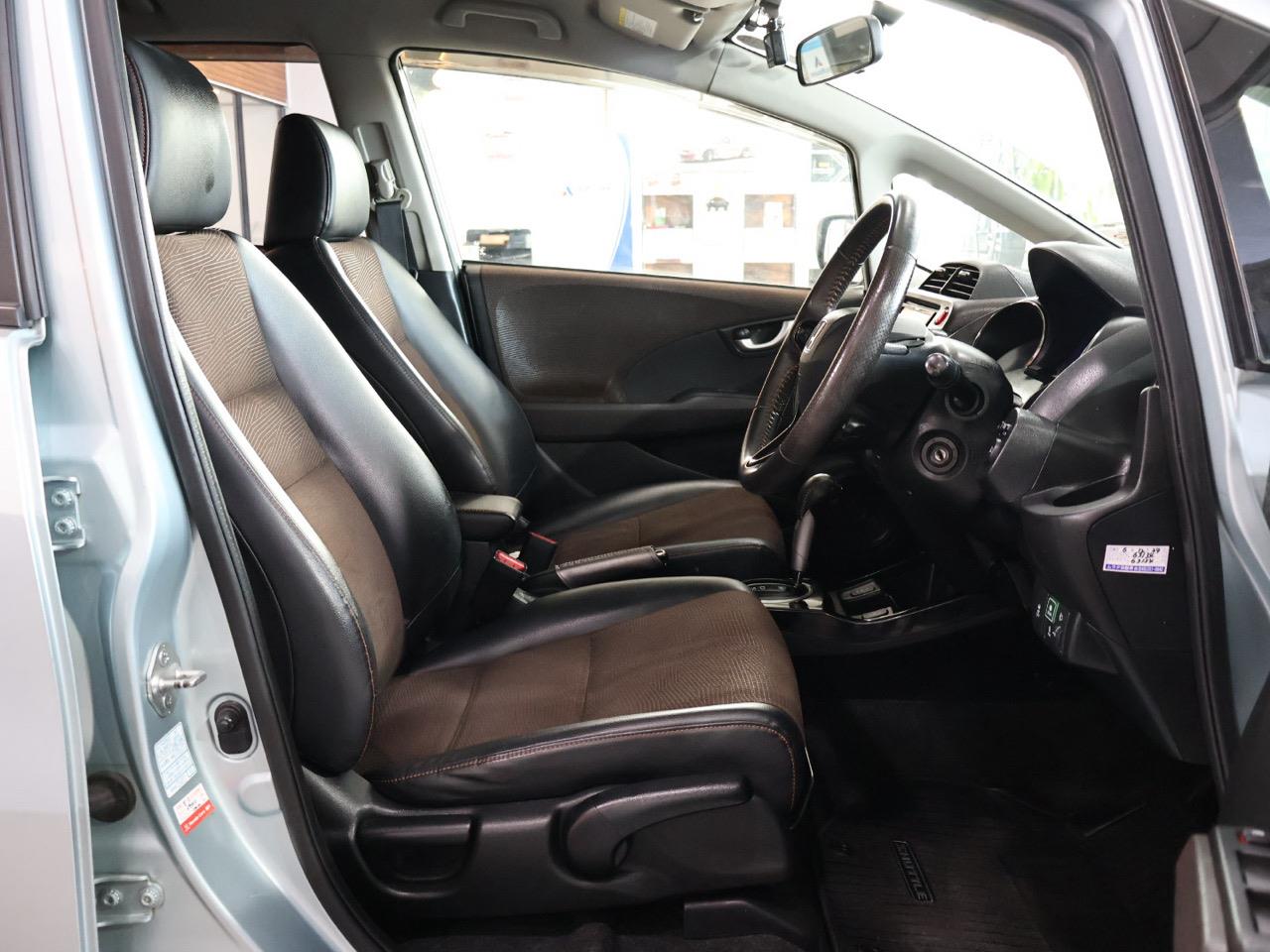 2013 Honda FIT SHUTTLE HYBRID