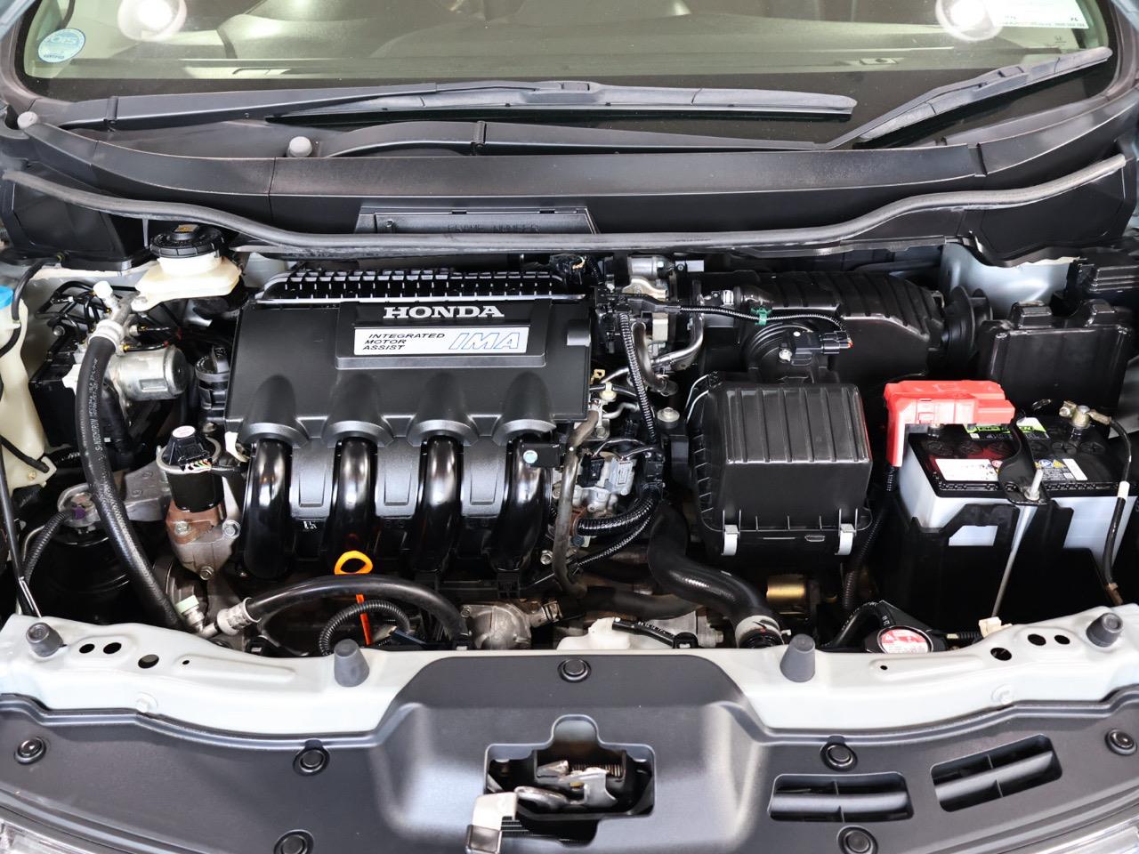 2013 Honda FIT SHUTTLE HYBRID