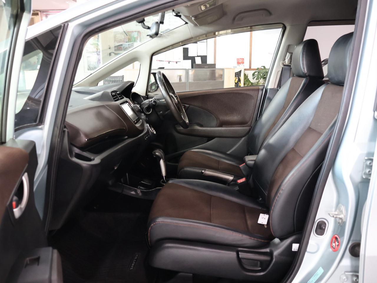 2013 Honda FIT SHUTTLE HYBRID