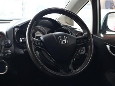 2013 Honda FIT SHUTTLE HYBRID - Thumbnail