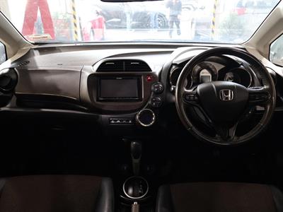 2013 Honda FIT SHUTTLE HYBRID - Thumbnail