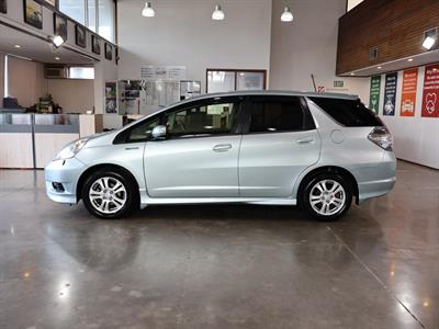 2013 Honda FIT SHUTTLE HYBRID - Thumbnail