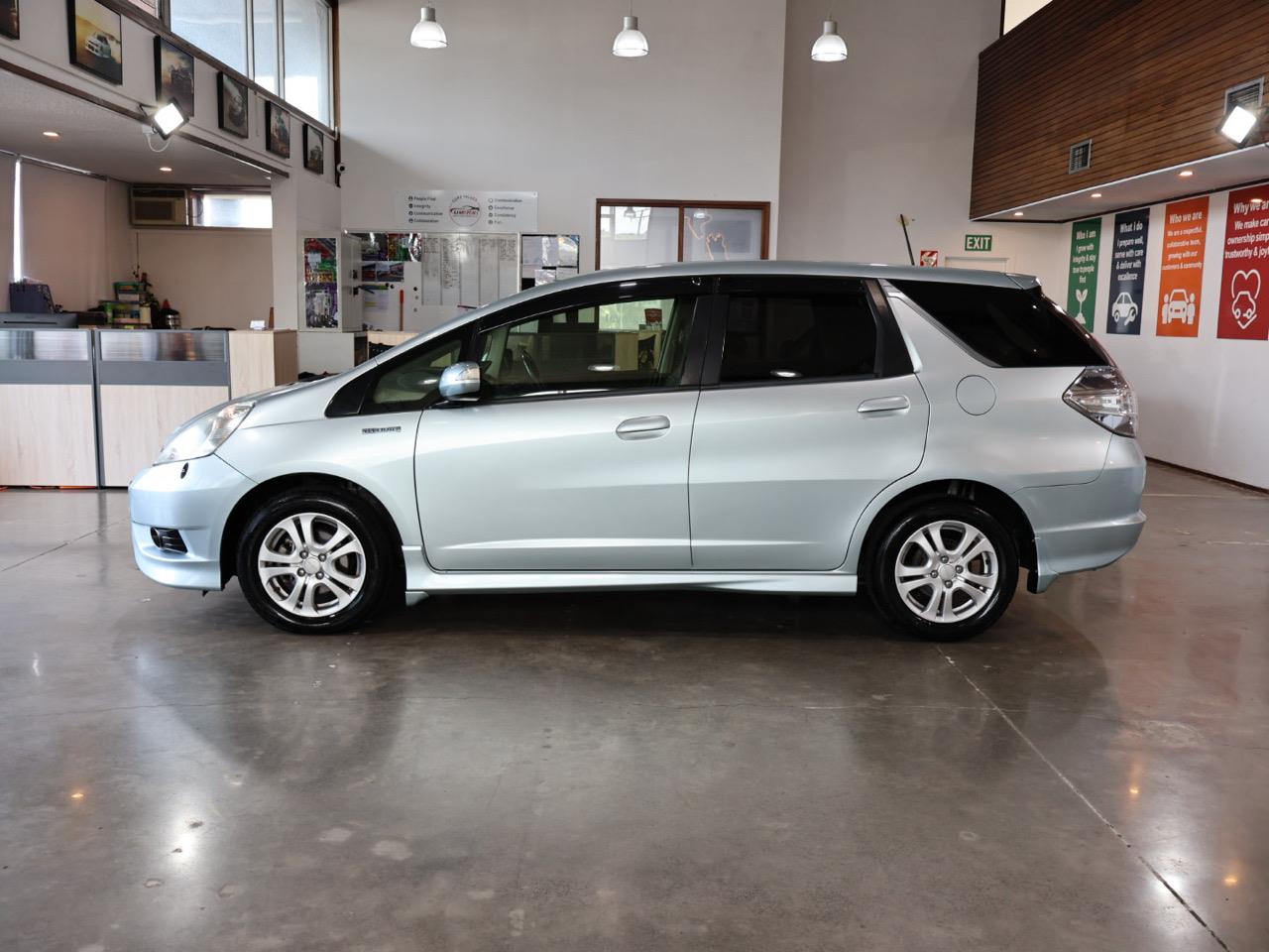2013 Honda FIT SHUTTLE HYBRID
