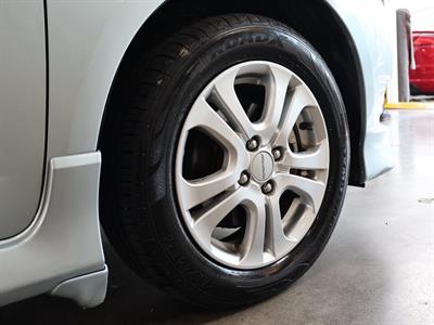 2013 Honda FIT SHUTTLE HYBRID - Thumbnail