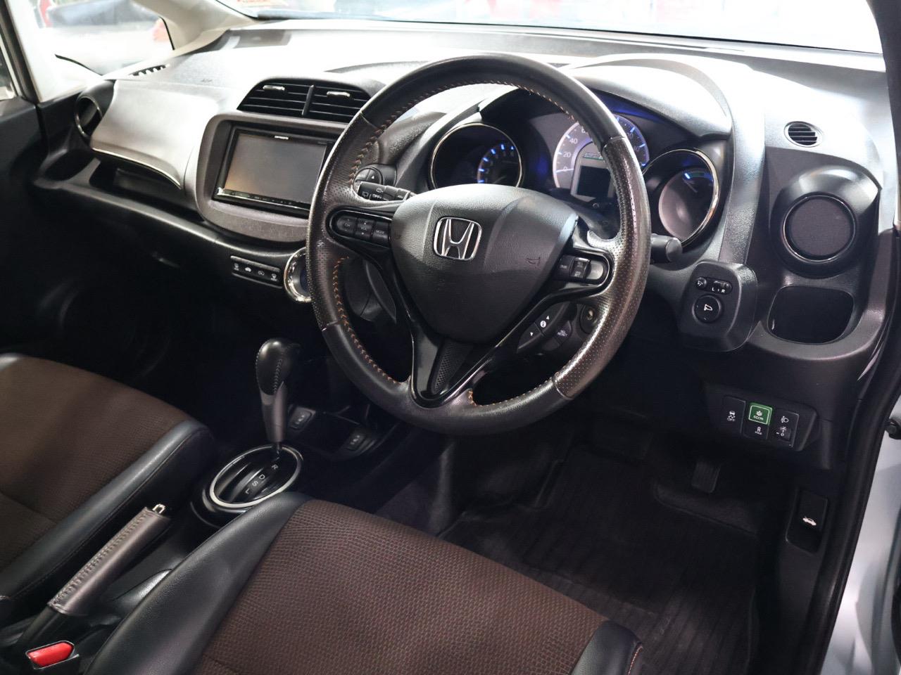 2013 Honda FIT SHUTTLE HYBRID