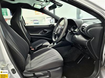 2021 Toyota Yaris - Thumbnail