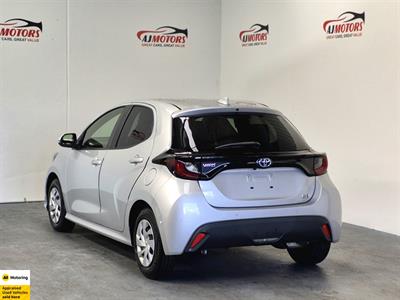 2021 Toyota Yaris - Thumbnail